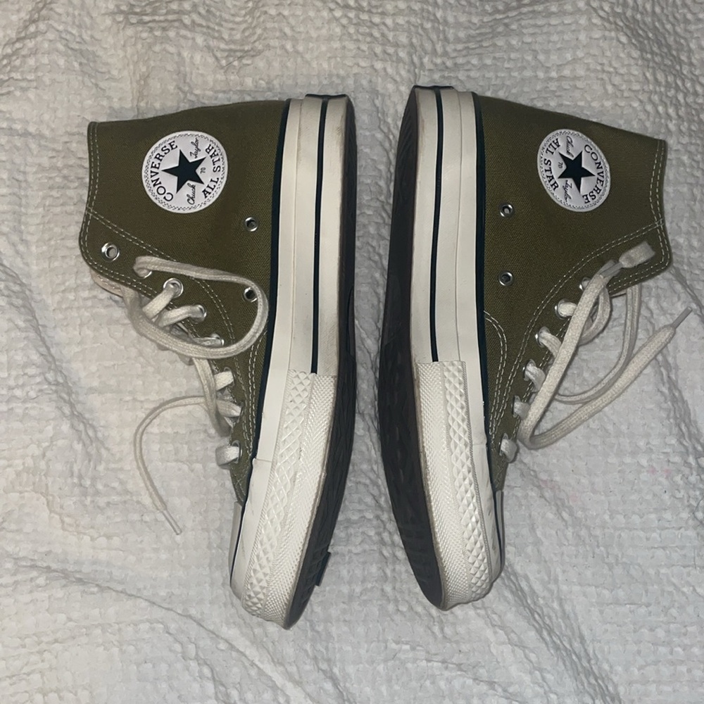 Converse - Picture 2 of 3